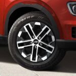 16-inch Alloy diamond-cut wheel